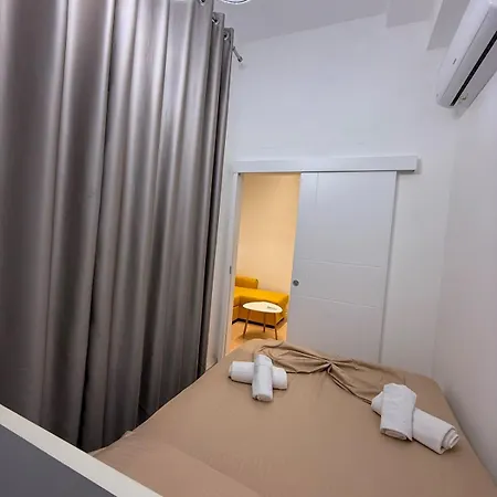 Kontakt アパート *