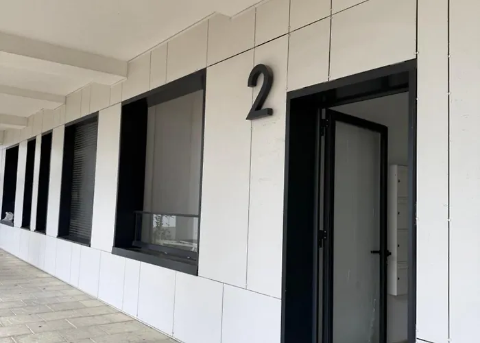 Kontakt Apartamento Tirana